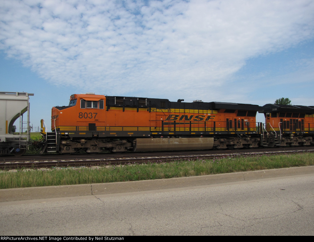 BNSF 8037